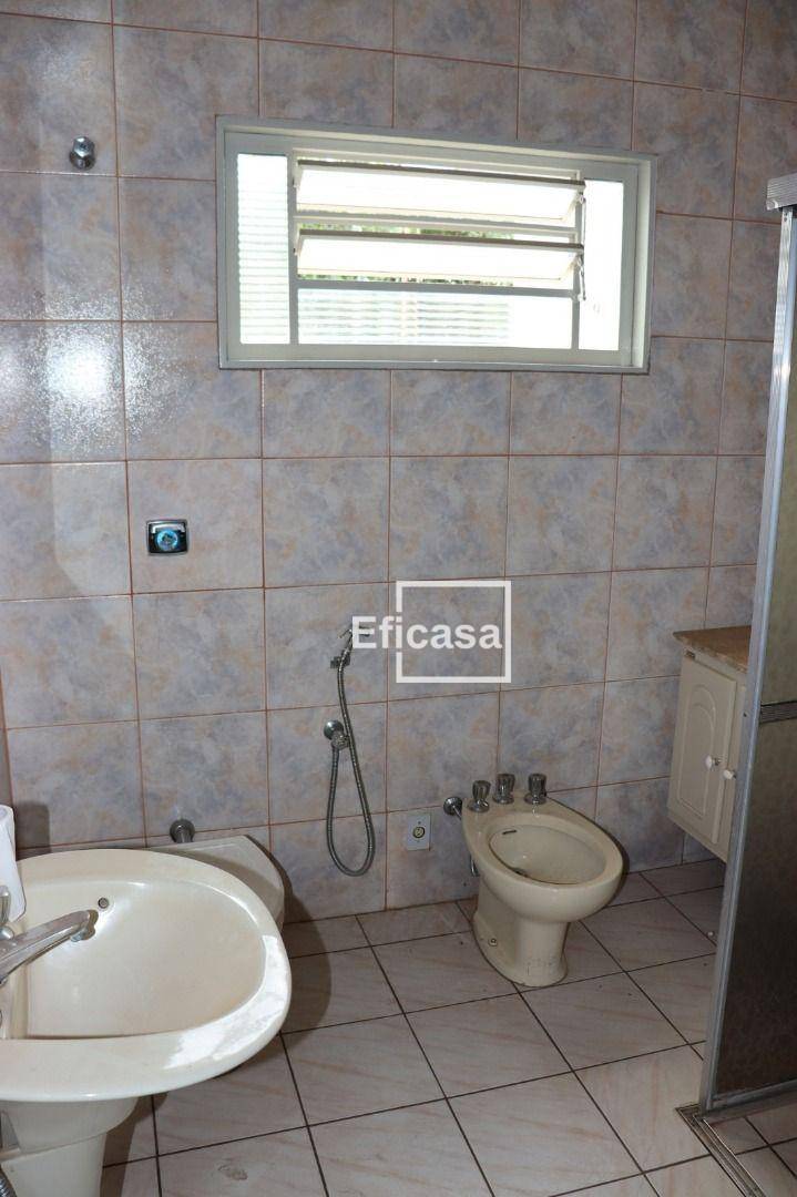 Casa à venda com 3 quartos, 220m² - Foto 12