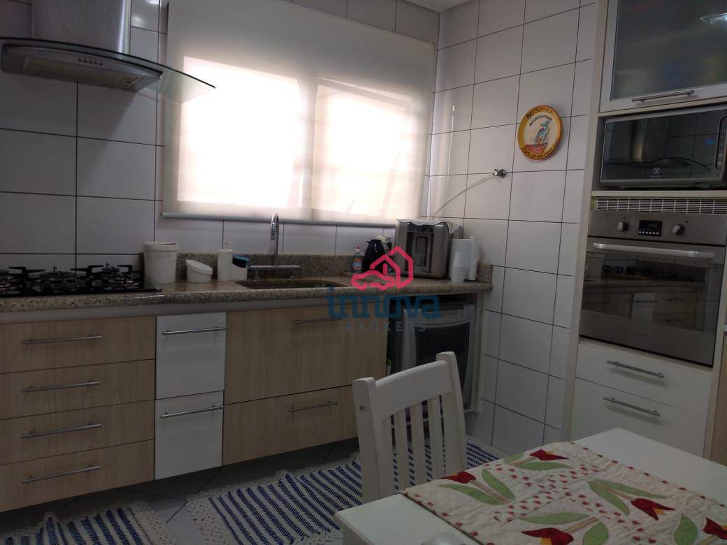 Apartamento à venda com 3 quartos, 151m² - Foto 7