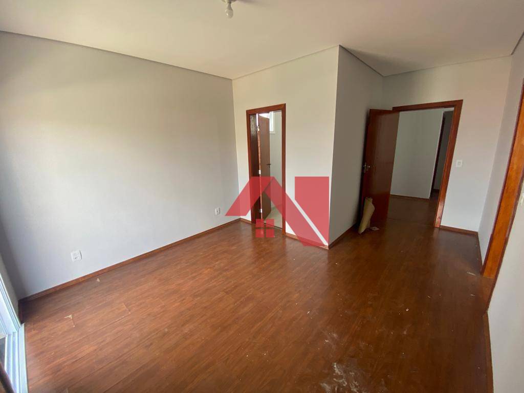 Sobrado à venda e aluguel com 3 quartos, 200m² - Foto 7