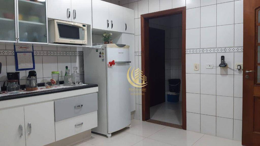 Sobrado à venda com 4 quartos, 370m² - Foto 33