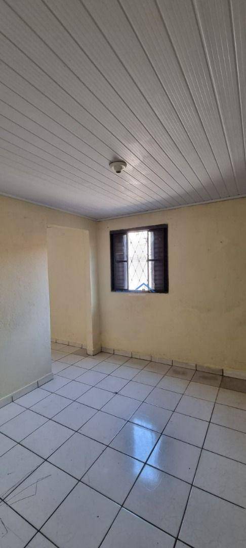 Casa à venda com 5 quartos, 200m² - Foto 26