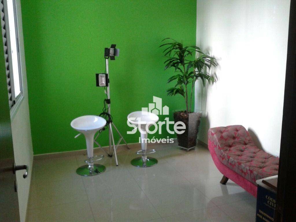 Apartamento para alugar com 3 quartos, 93m² - Foto 8