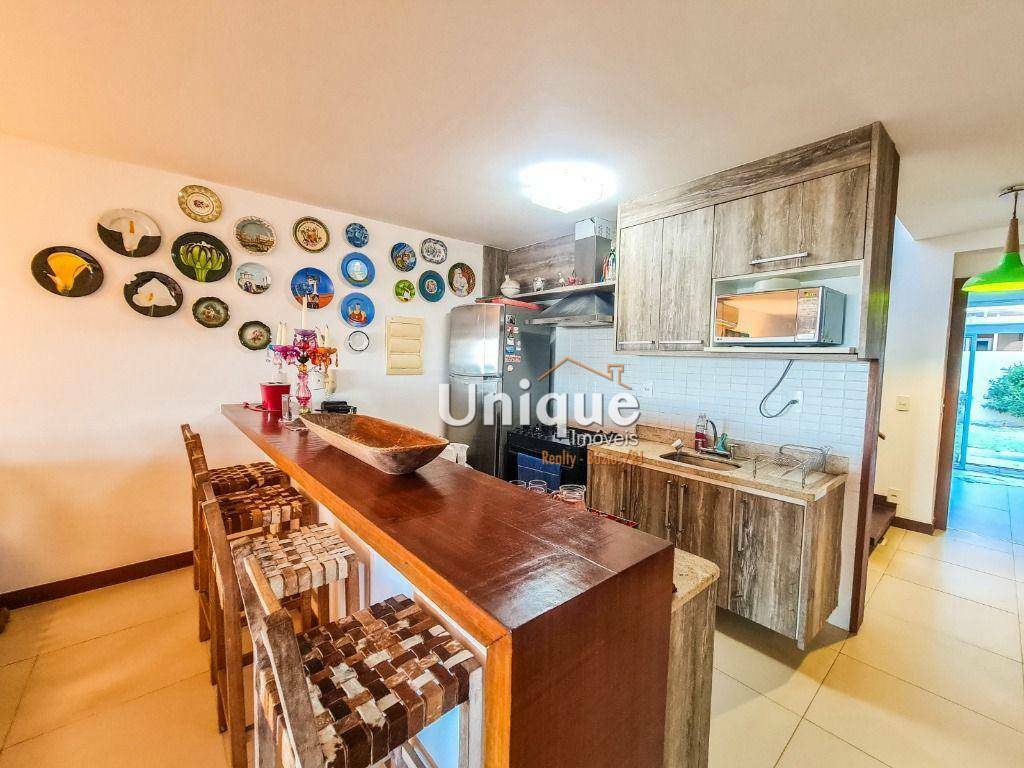 Casa de Condomínio à venda com 4 quartos, 300m² - Foto 4