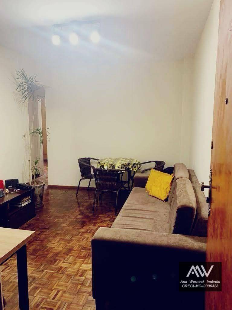 Apartamento à venda com 2 quartos, 70m² - Foto 4