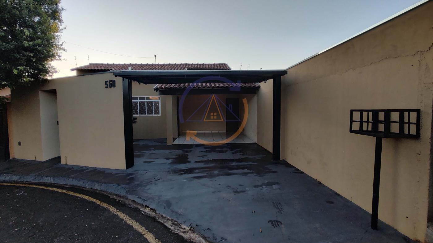 Casa à venda com 2 quartos, 225m² - Foto 1