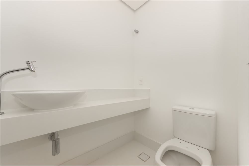 Apartamento à venda com 3 quartos, 207m² - Foto 17