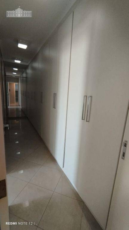 Apartamento para alugar com 3 quartos, 320m² - Foto 18