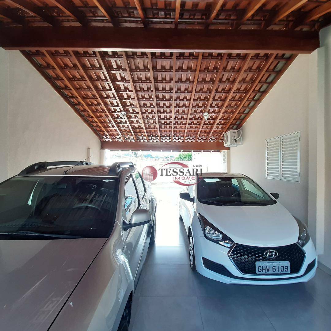 Casa à venda com 3 quartos, 330m² - Foto 3