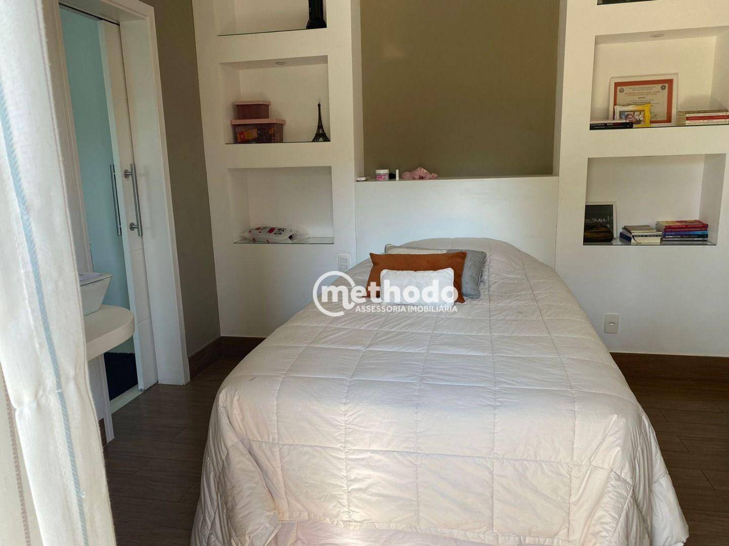 Casa de Condomínio à venda com 4 quartos, 350m² - Foto 29