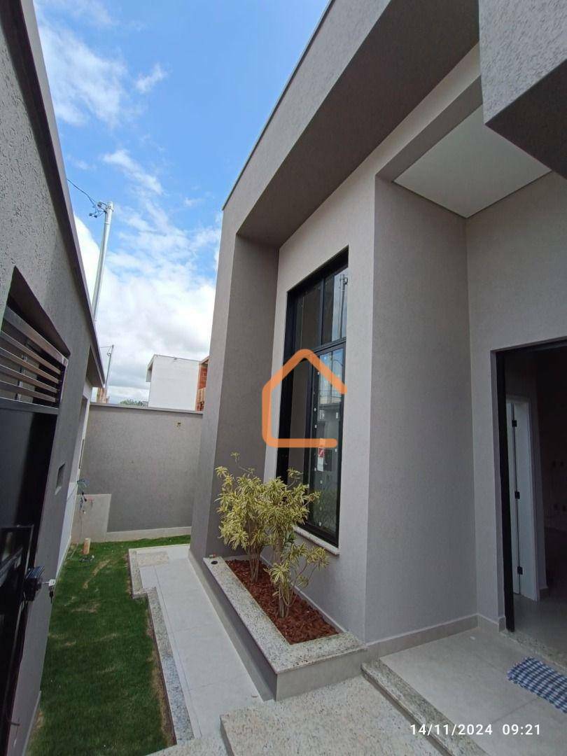 Casa à venda com 3 quartos, 180m² - Foto 2