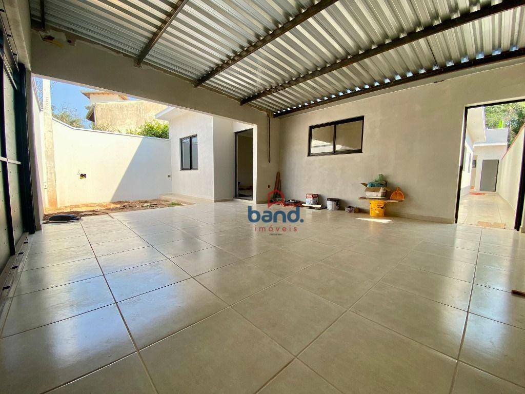 Casa à venda com 3 quartos, 210m² - Foto 3