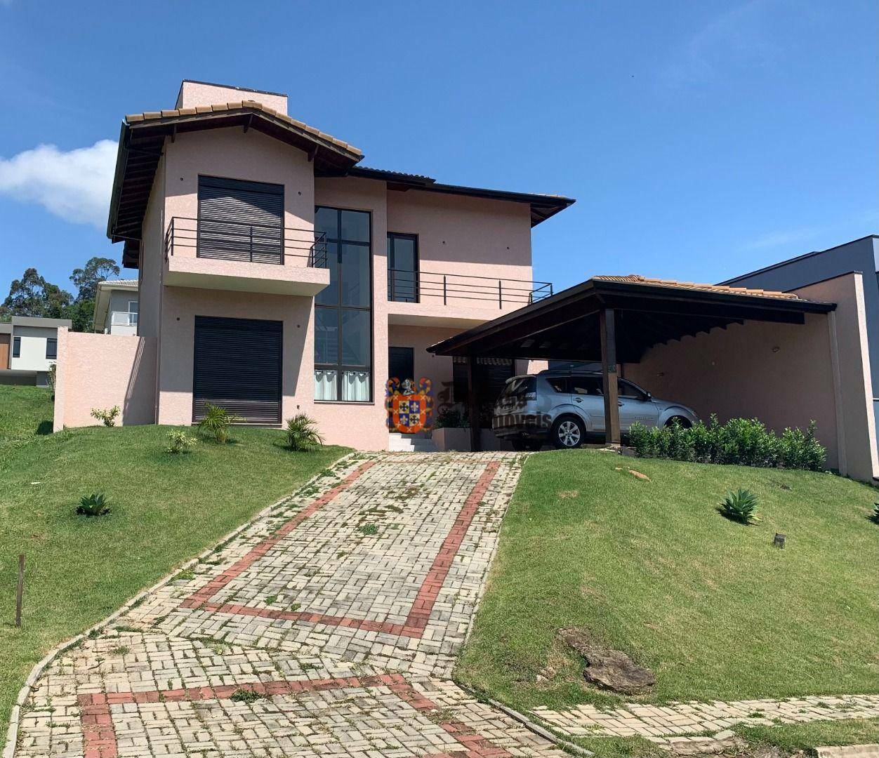 Sobrado à venda com 3 quartos, 277m² - Foto 1