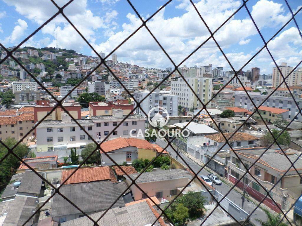 Apartamento à venda com 2 quartos, 70m² - Foto 19