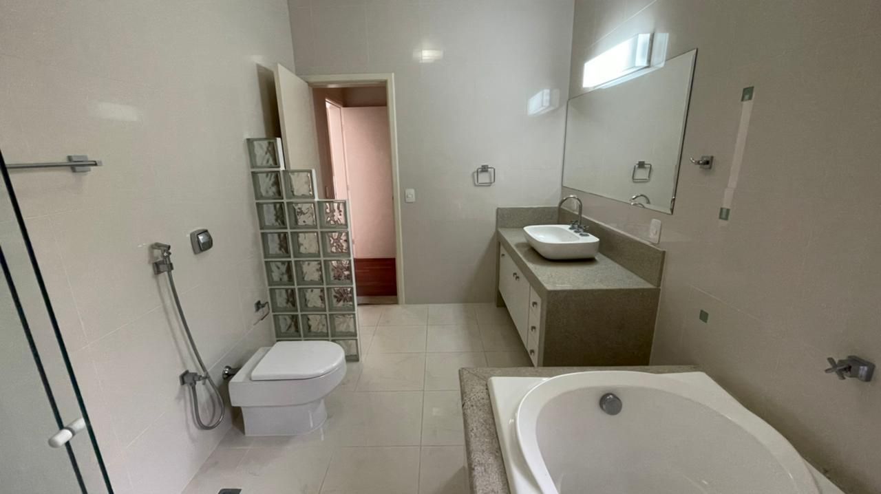 Casa de Condomínio à venda com 4 quartos, 450m² - Foto 21