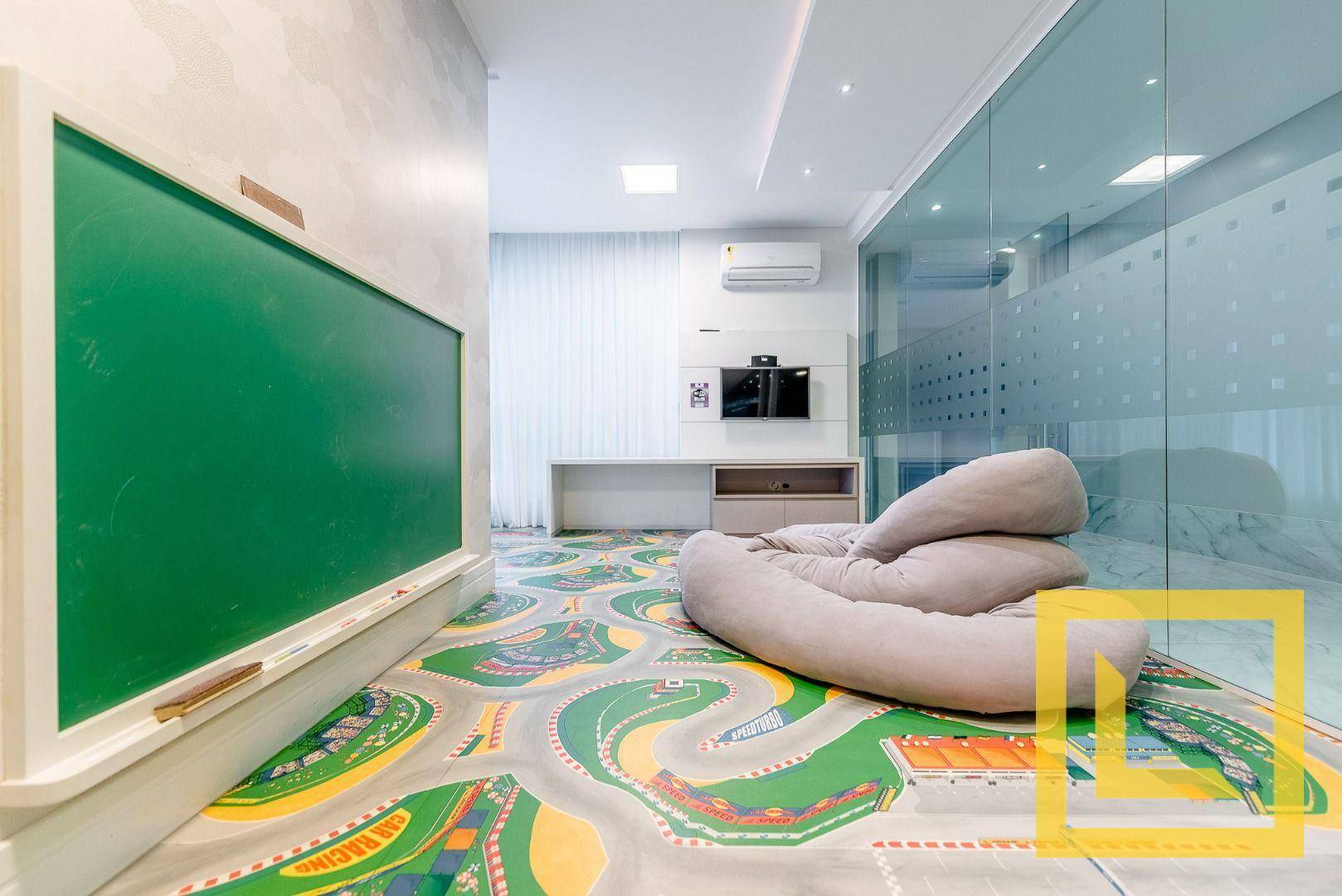 Apartamento à venda com 3 quartos, 203m² - Foto 22