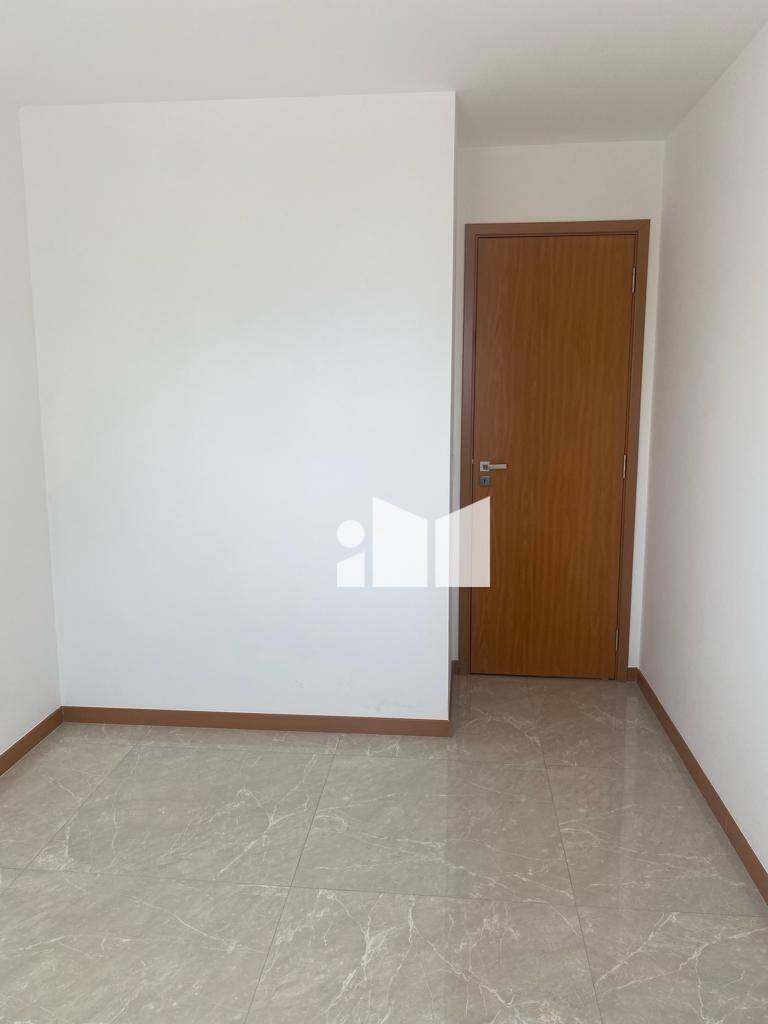 Apartamento à venda com 2 quartos, 65m² - Foto 2