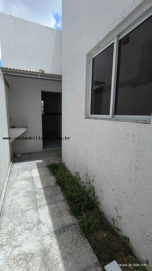 Casa à venda com 2 quartos, 56m² - Foto 2