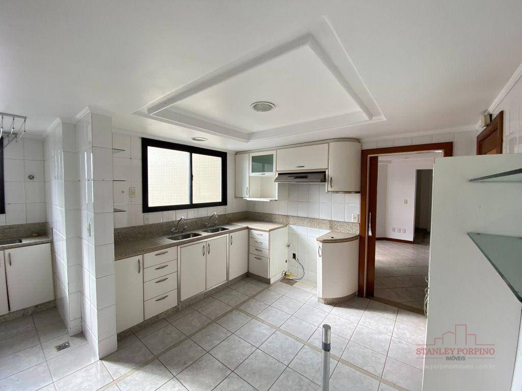 Apartamento à venda com 3 quartos, 241m² - Foto 12