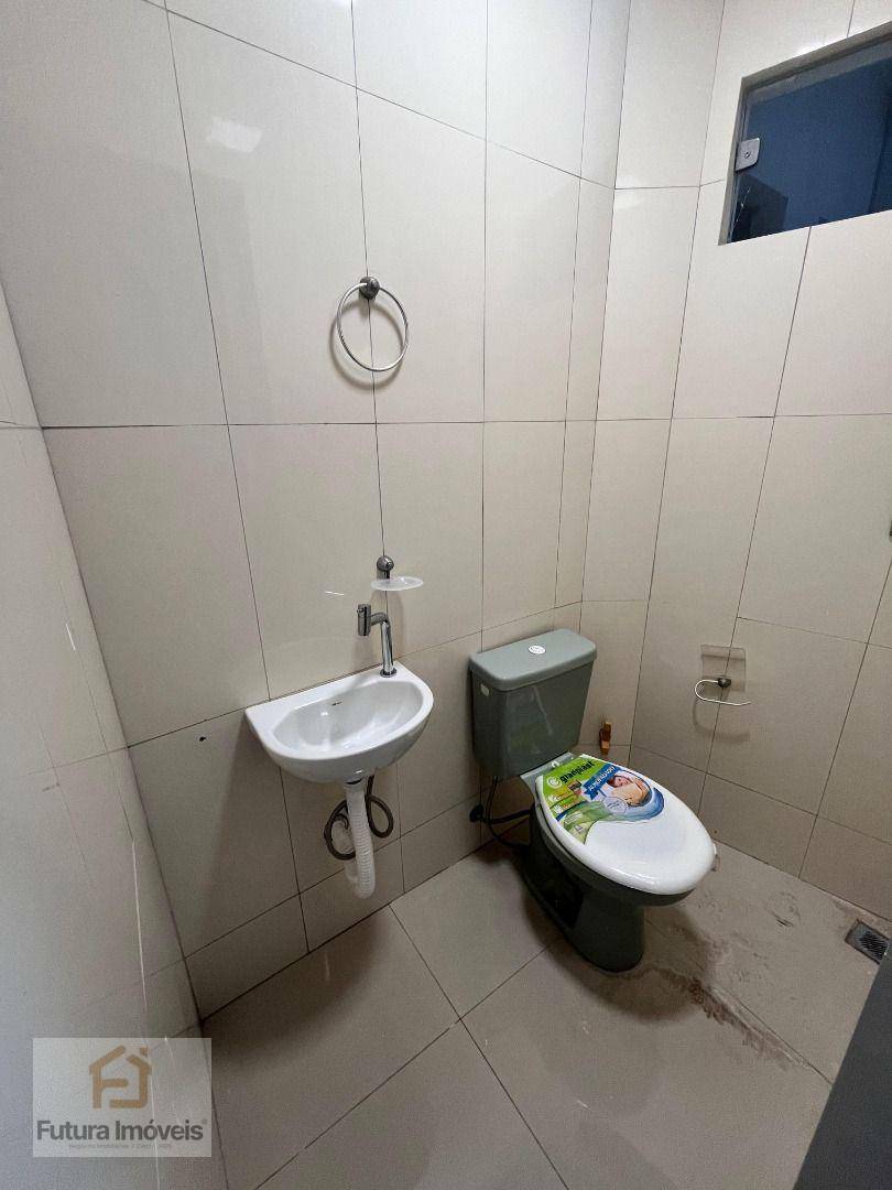 Casa para alugar com 3 quartos, 200m² - Foto 17