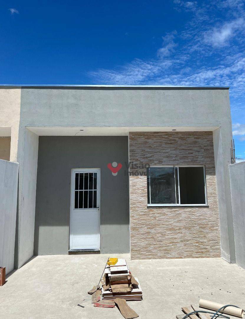 Casa à venda com 2 quartos, 65m² - Foto 1