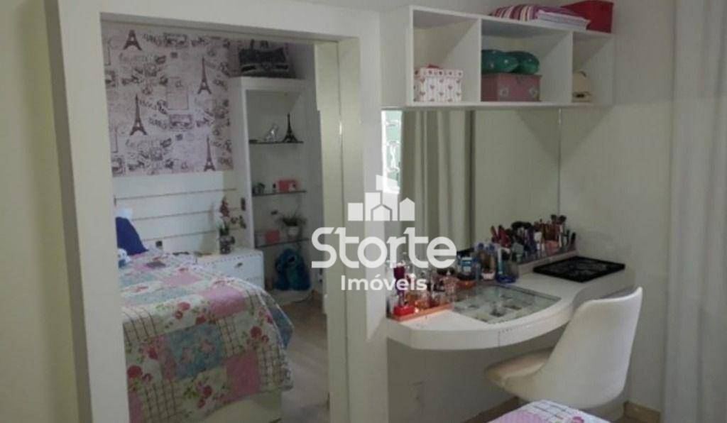 Casa à venda com 3 quartos, 350m² - Foto 11