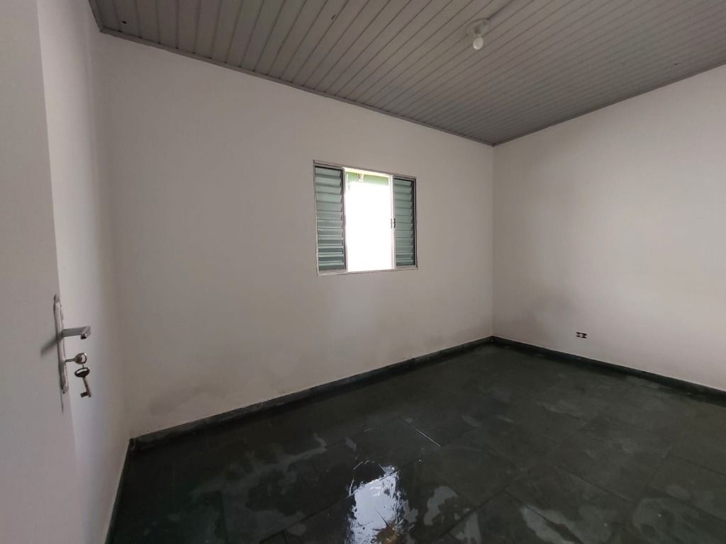 Casa para alugar com 2 quartos, 95m² - Foto 11