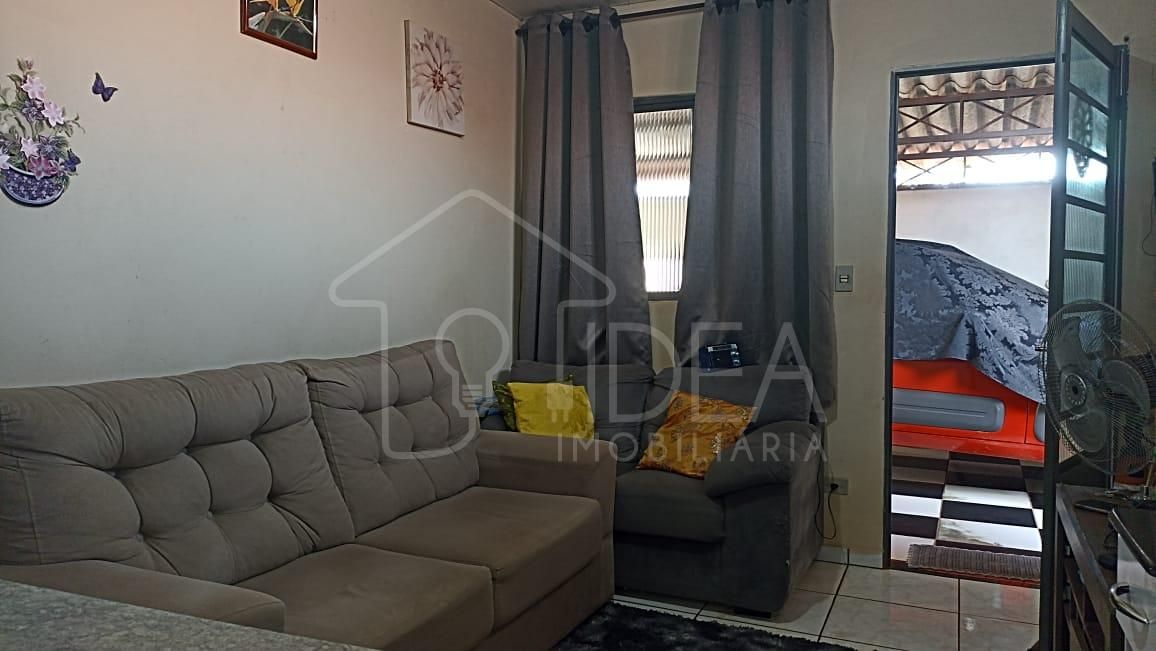 Casa à venda com 2 quartos, 70m² - Foto 3