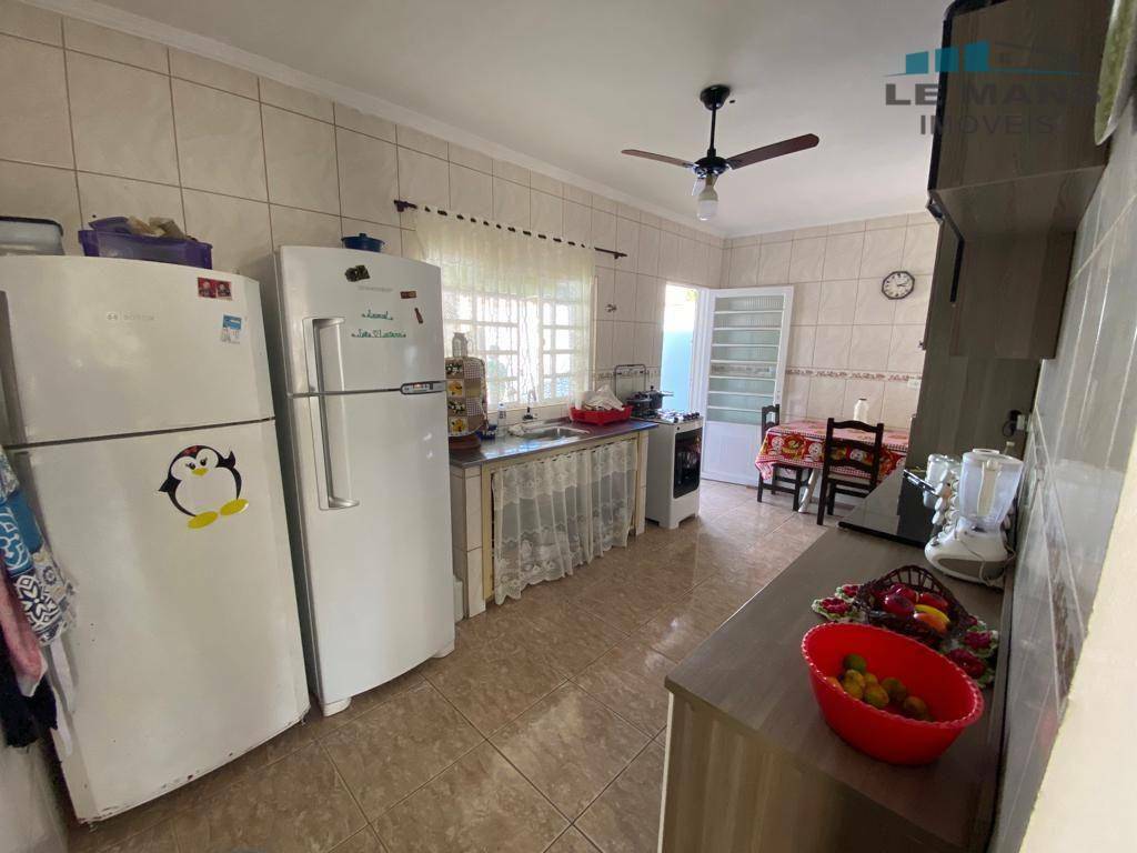 Casa à venda com 2 quartos, 210m² - Foto 18