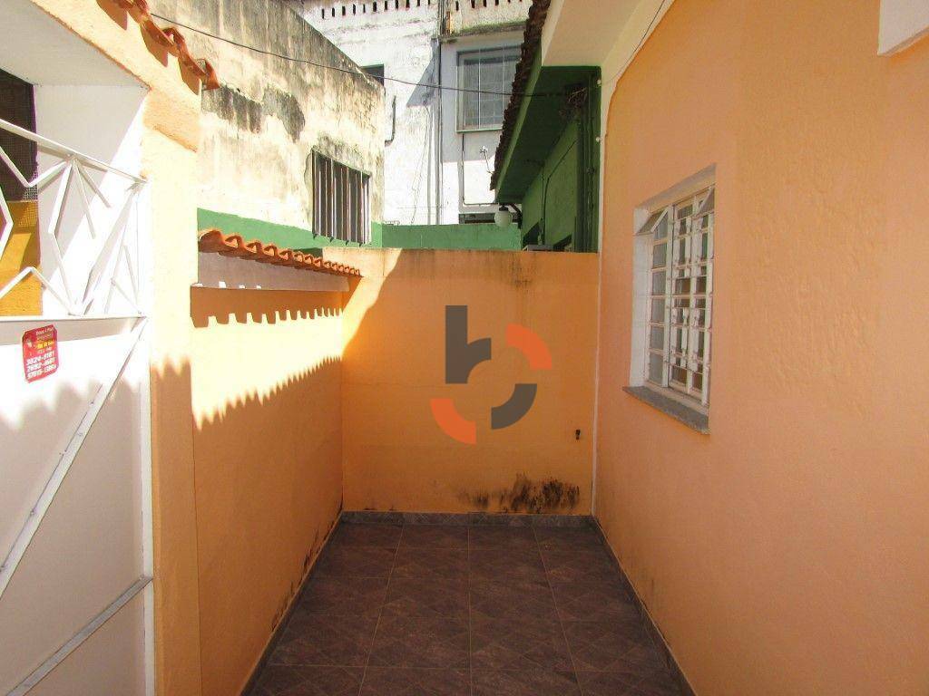 Casa à venda e aluguel com 2 quartos, 75m² - Foto 11