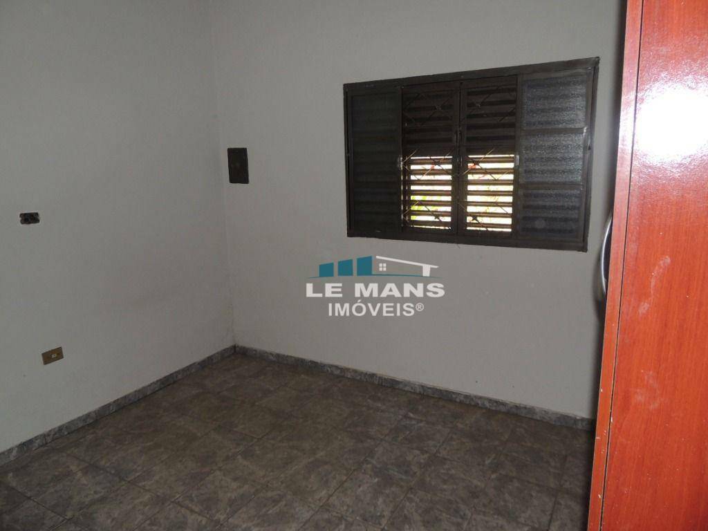 Casa à venda com 3 quartos, 300m² - Foto 17