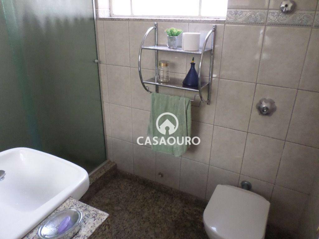 Casa à venda com 4 quartos, 300m² - Foto 7