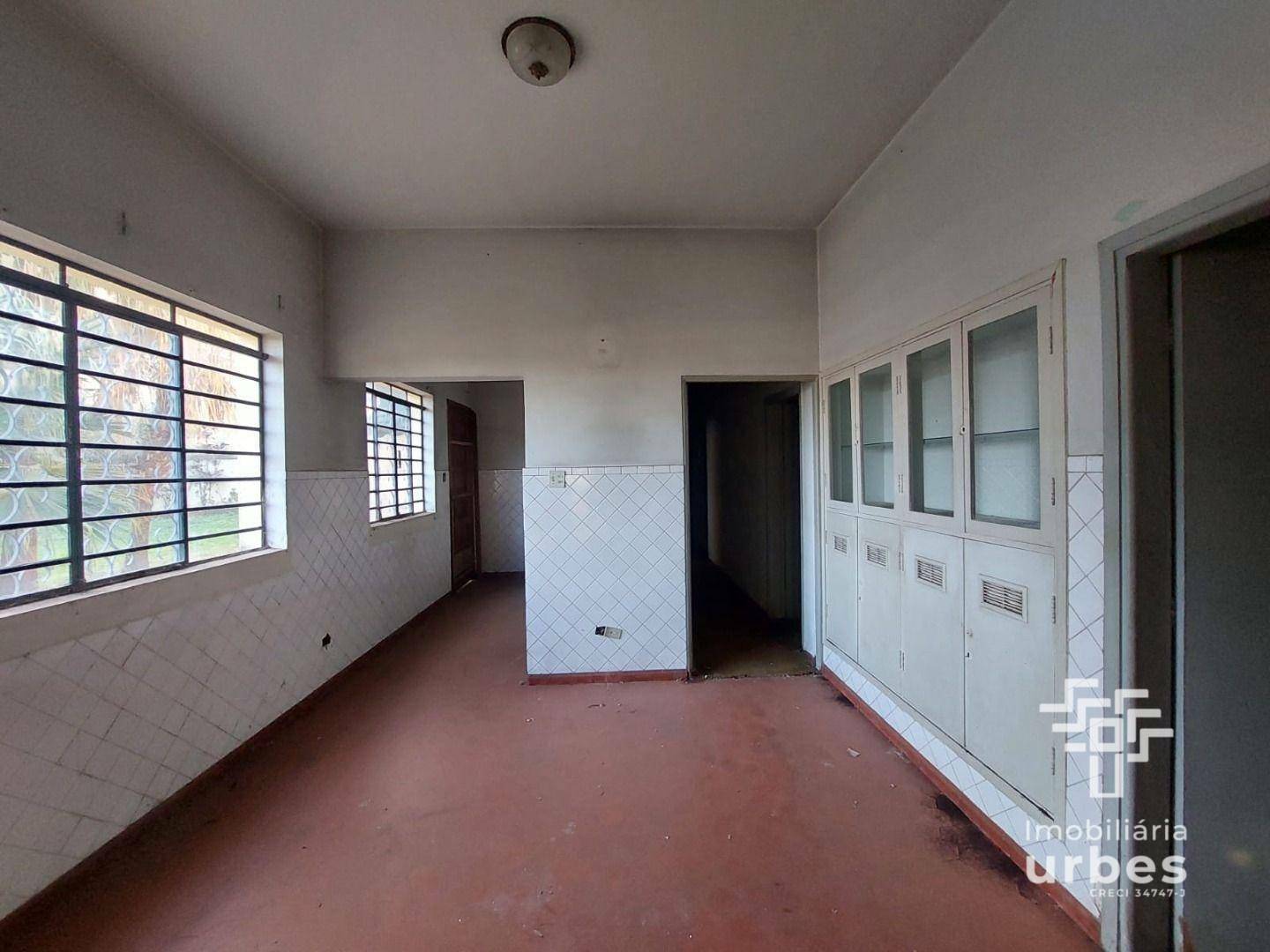 Casa para alugar com 2 quartos, 235m² - Foto 12