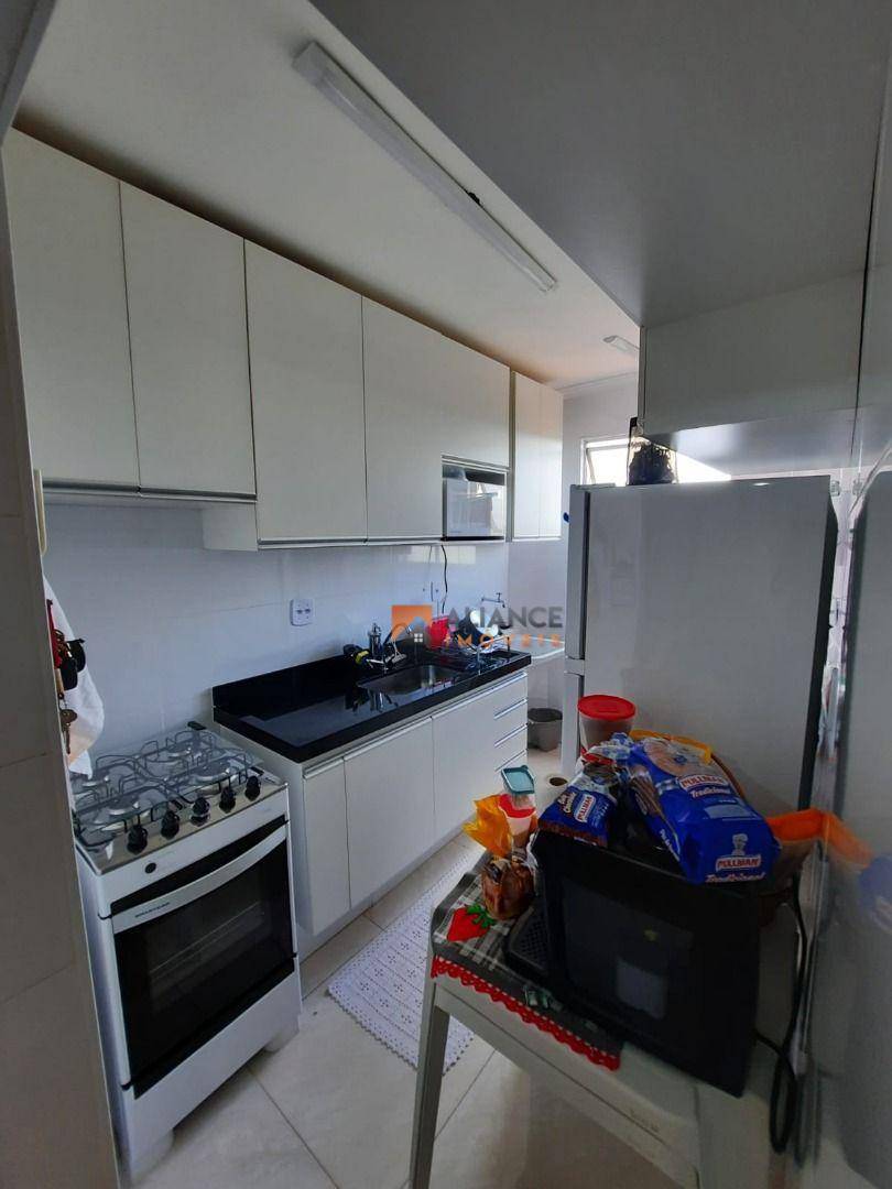 Apartamento à venda com 3 quartos, 59m² - Foto 11