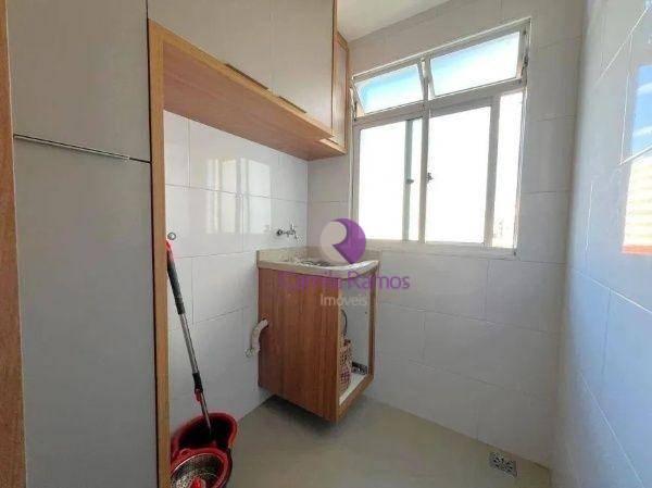 Apartamento à venda com 2 quartos, 64m² - Foto 5