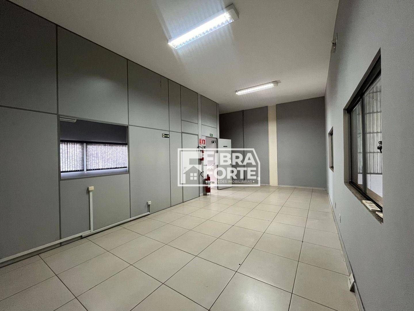 Depósito-Galpão-Armazém para alugar, 628m² - Foto 32