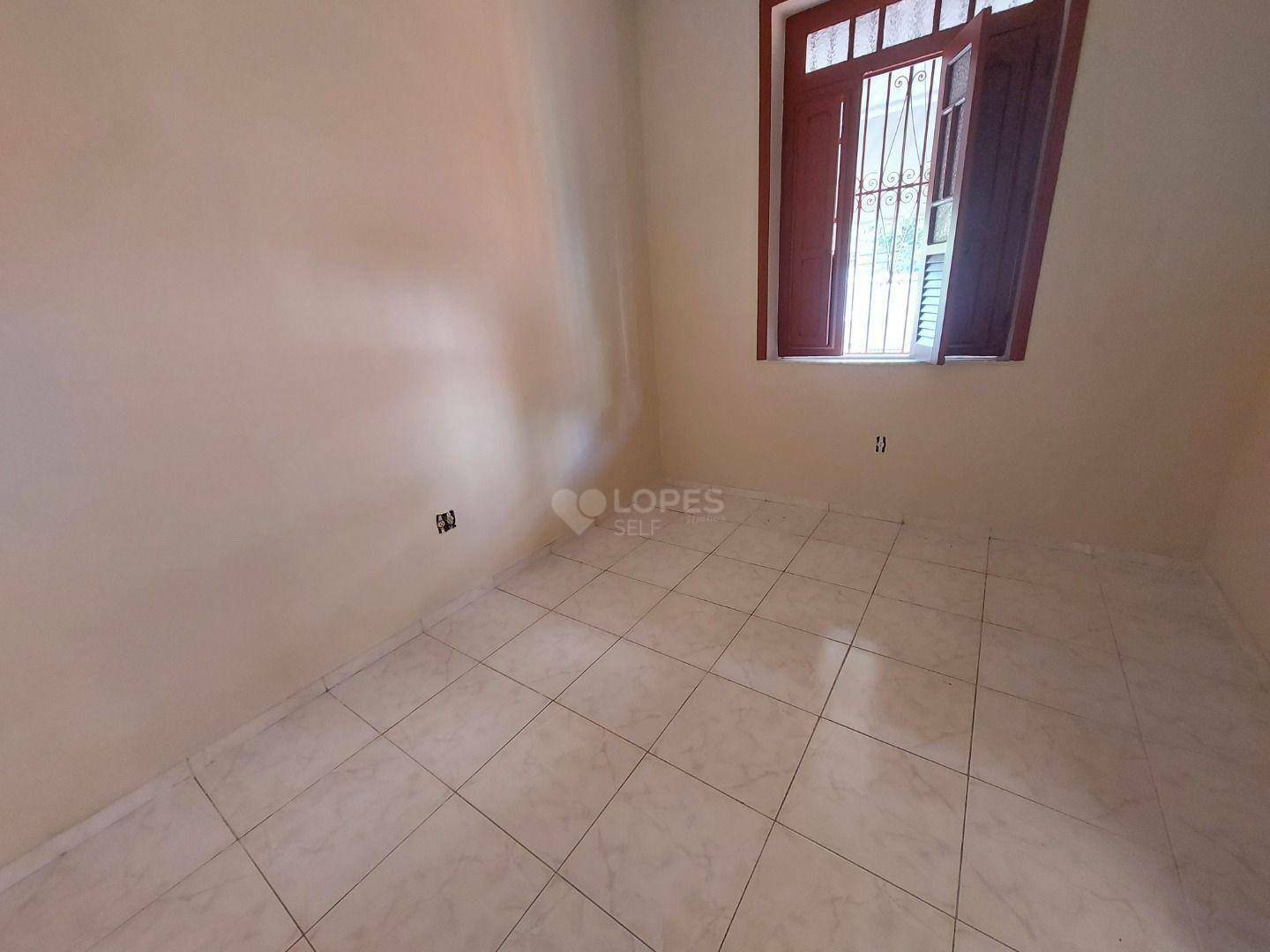 Casa à venda com 4 quartos, 250m² - Foto 10