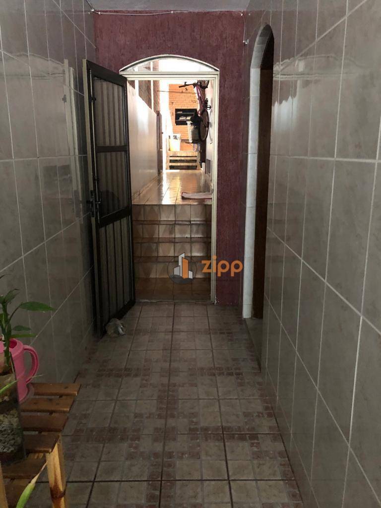 Sobrado à venda com 4 quartos, 241m² - Foto 3