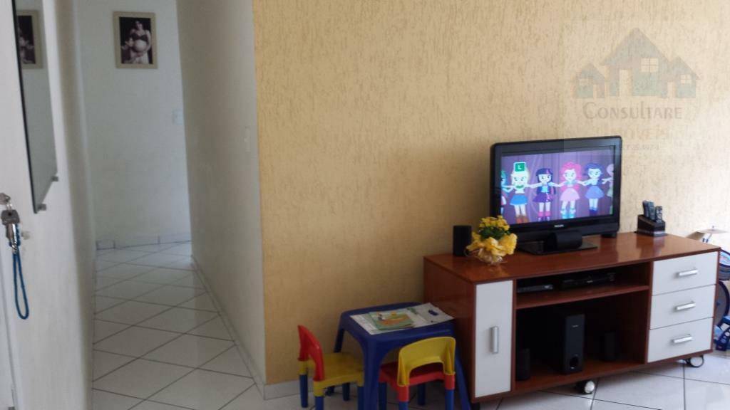 Apartamento à venda com 2 quartos, 70m² - Foto 2