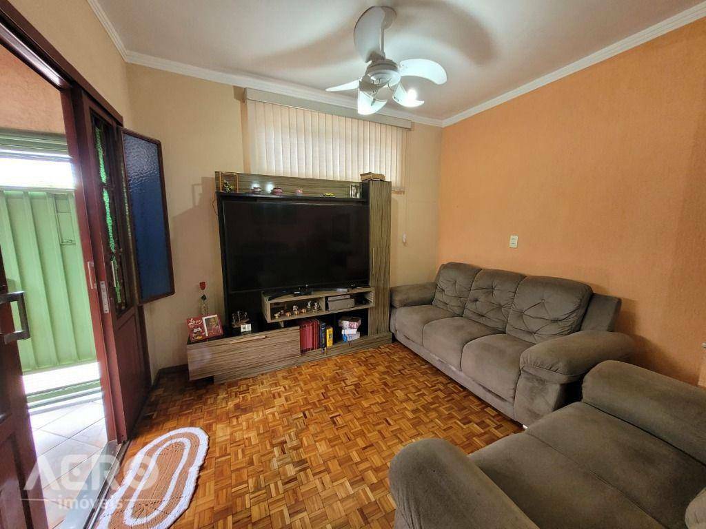 Casa à venda com 2 quartos, 80m² - Foto 9