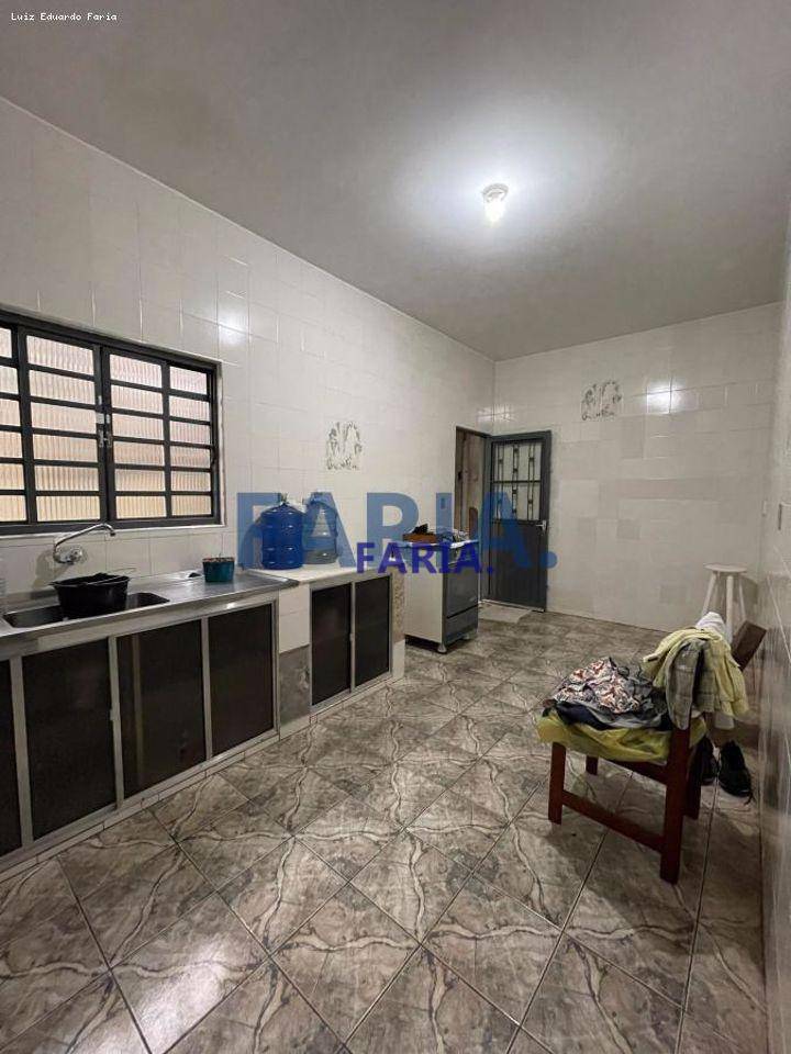 Casa à venda com 4 quartos, 250M2 - Foto 5