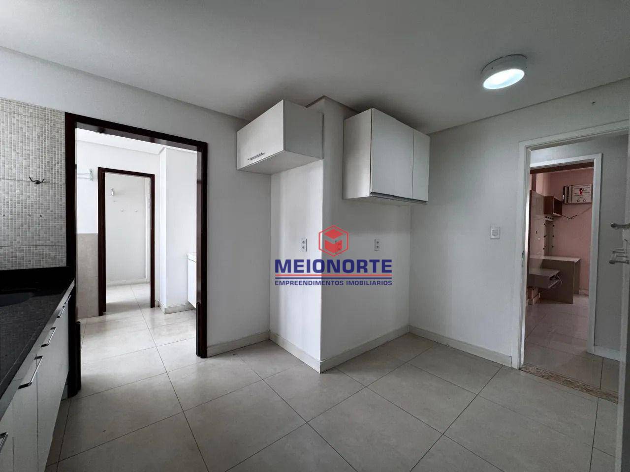 Apartamento à venda com 3 quartos, 127m² - Foto 4