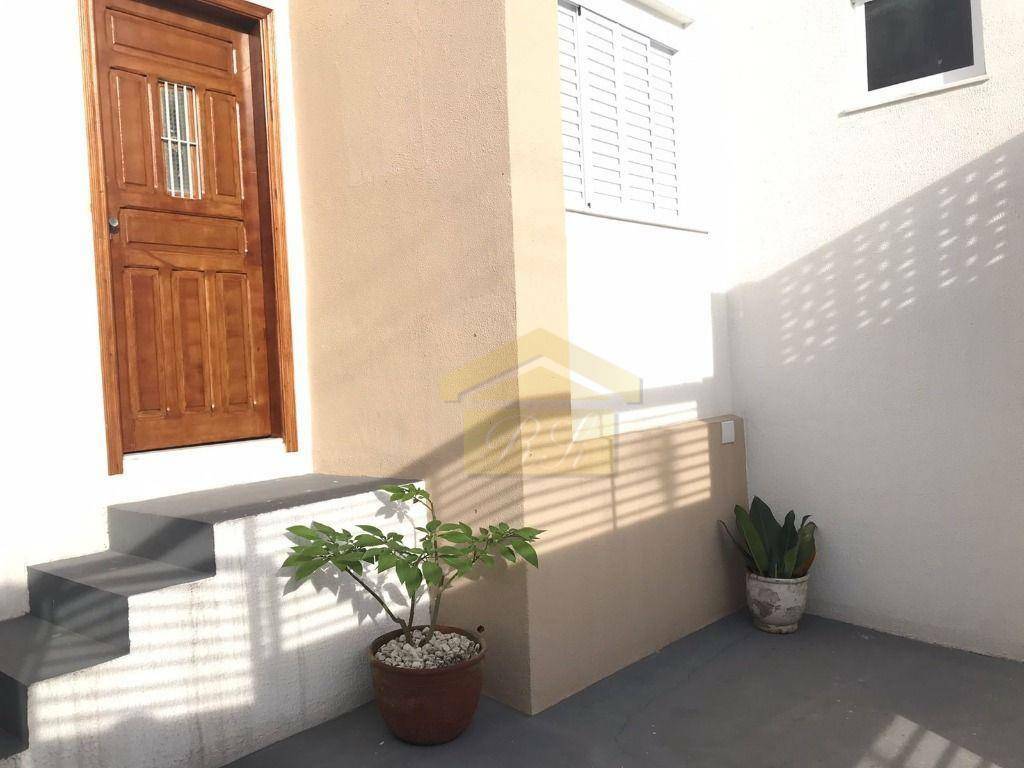 Casa à venda com 2 quartos, 90m² - Foto 1