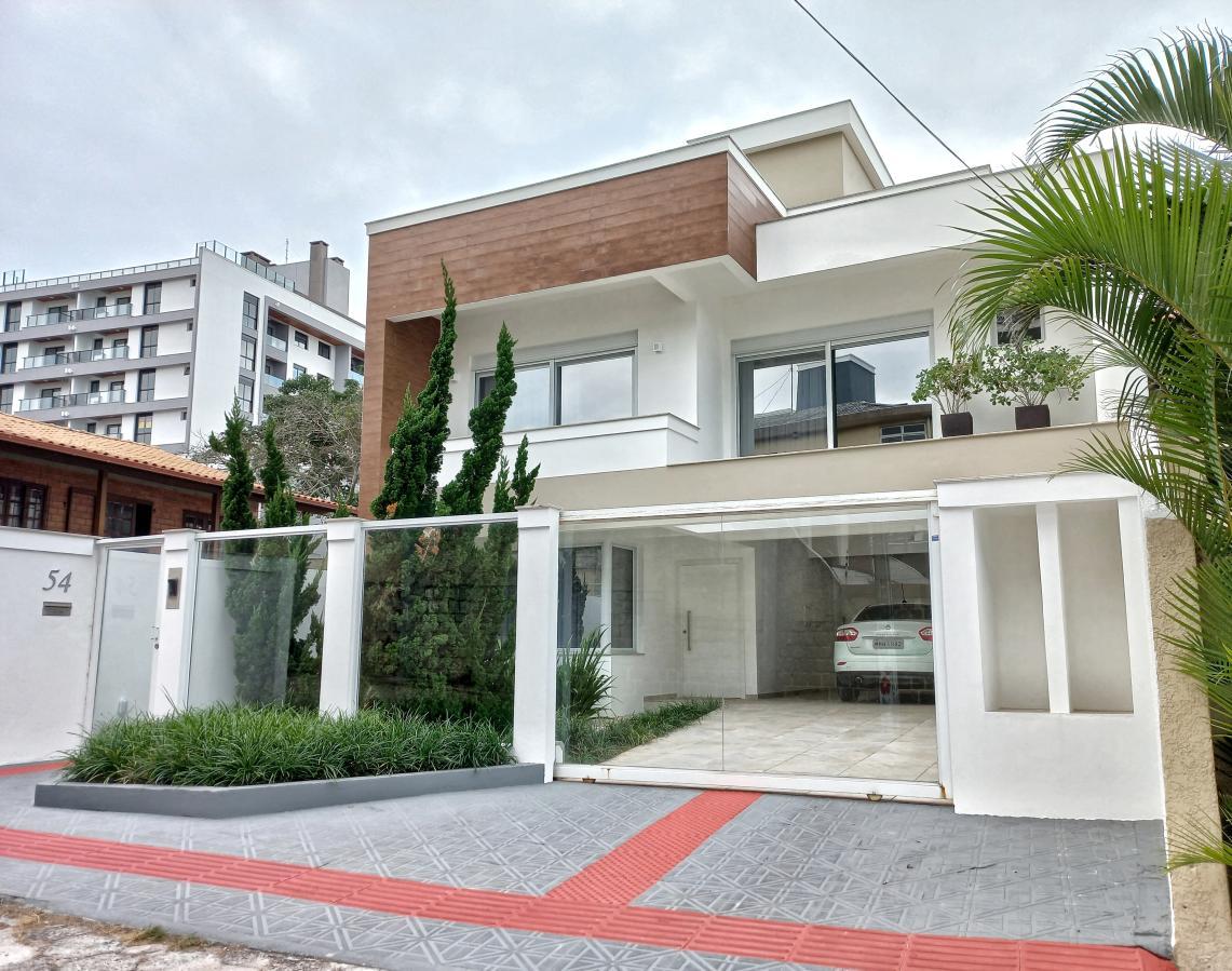 Casa à venda com 3 quartos, 318m² - Foto 2