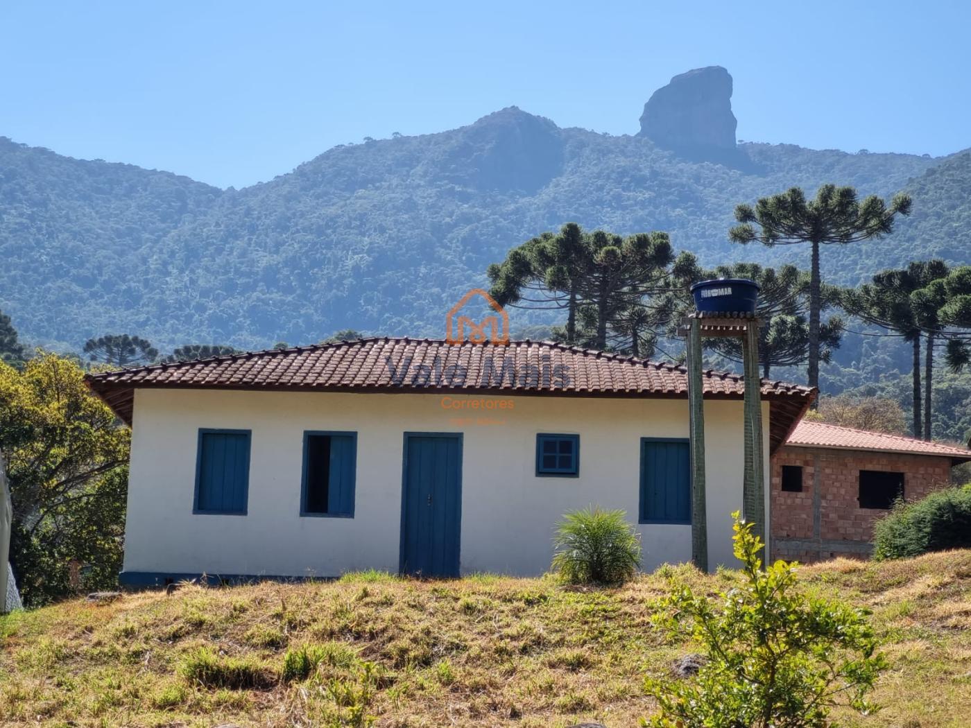 Fazenda à venda com 5 quartos, 1550m² - Foto 1