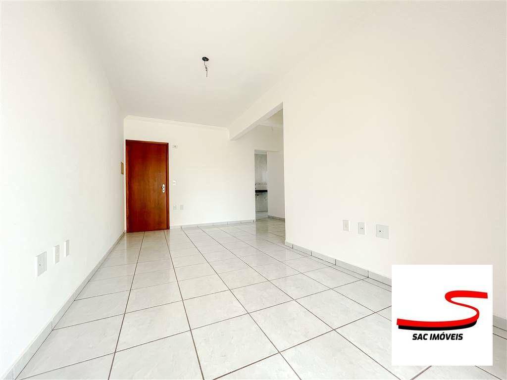 Apartamento à venda com 3 quartos, 87m² - Foto 2