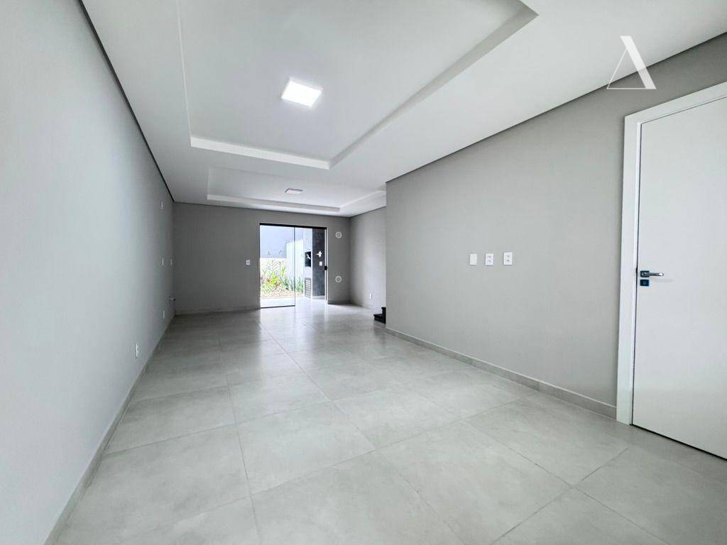 Casa à venda com 3 quartos, 124m² - Foto 3