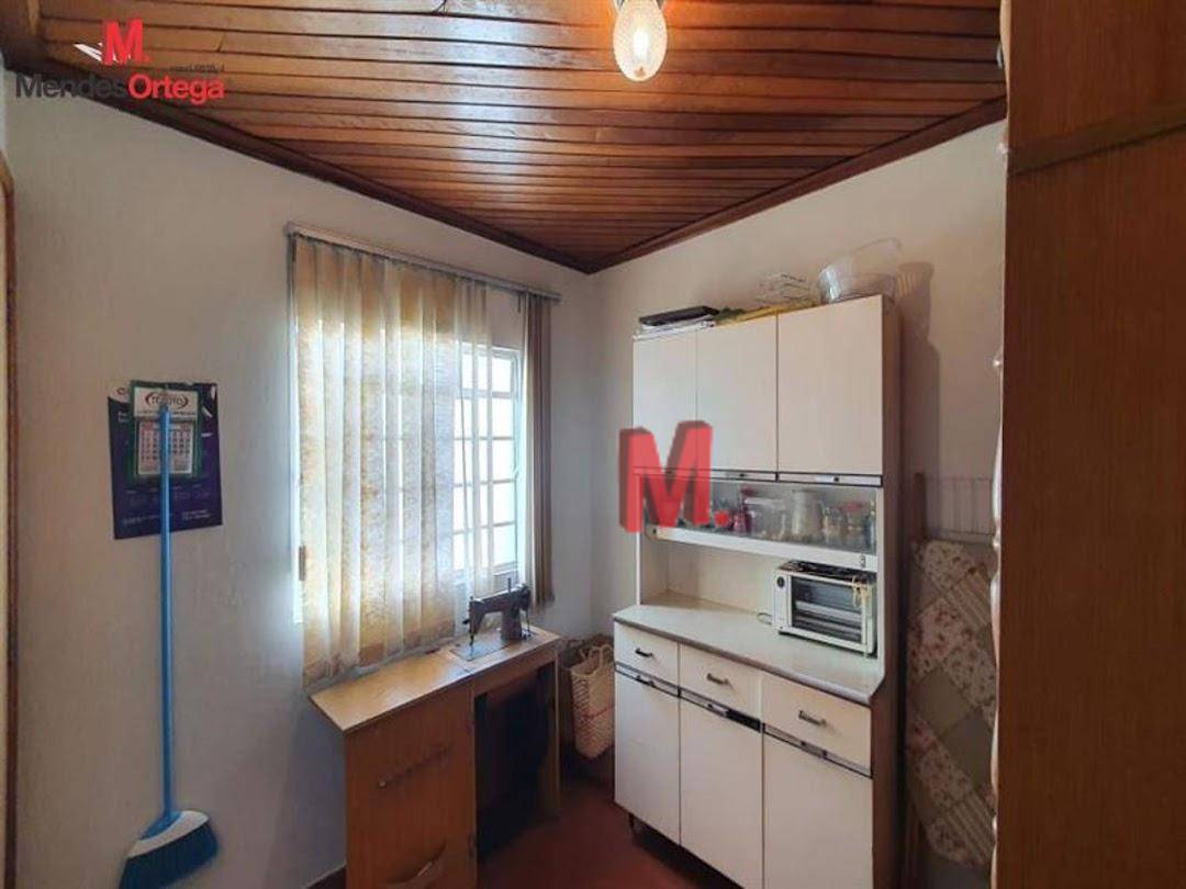 Casa à venda com 3 quartos, 197m² - Foto 14