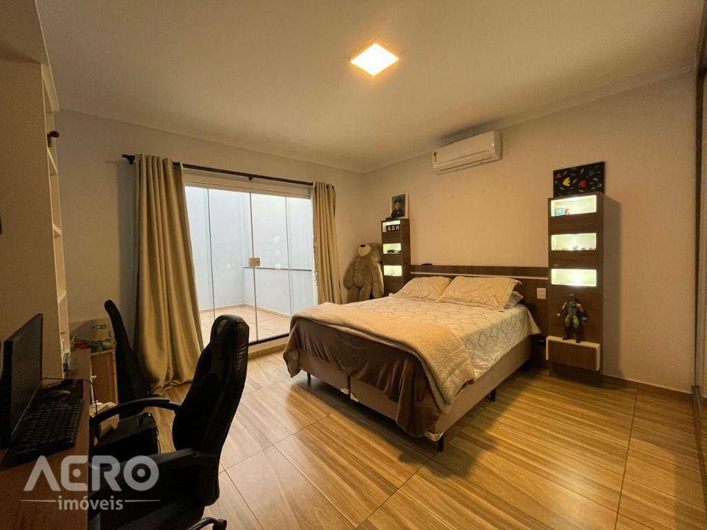 Casa à venda com 3 quartos, 260m² - Foto 4