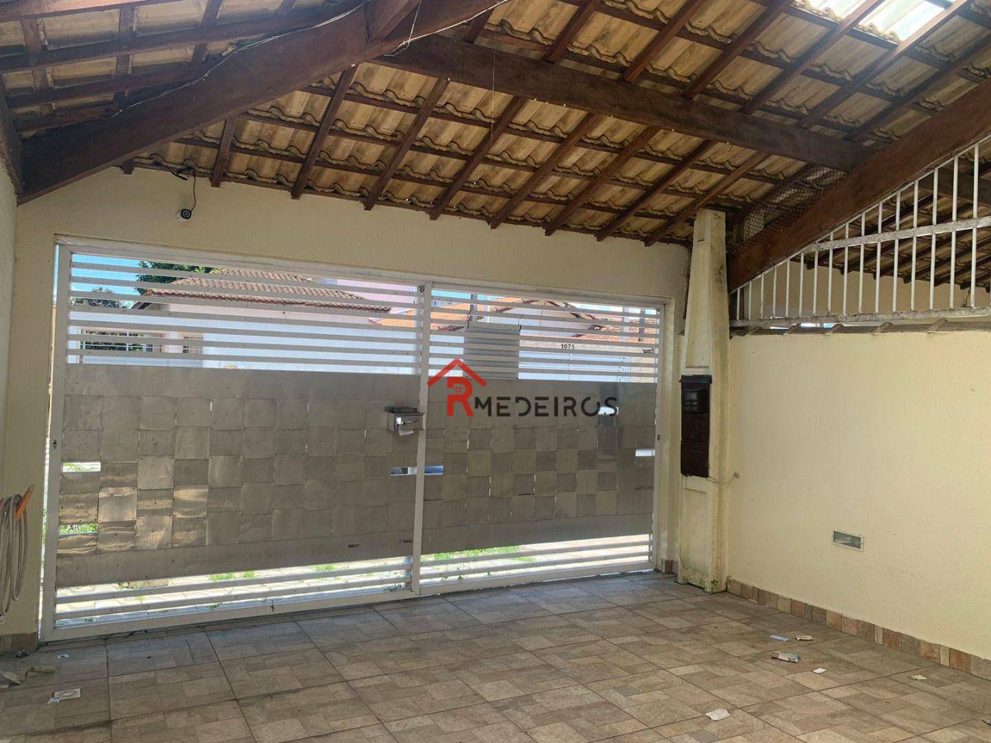 Casa à venda com 2 quartos, 80m² - Foto 2