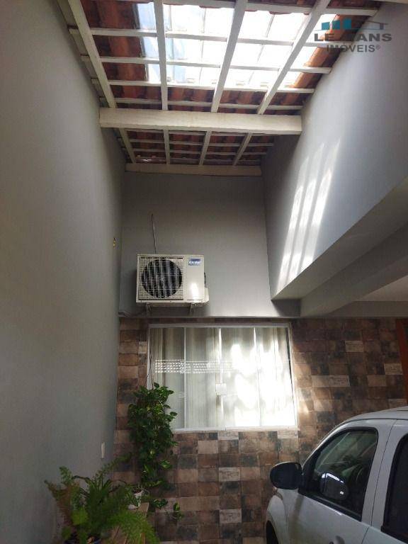 Casa à venda com 3 quartos, 100m² - Foto 4